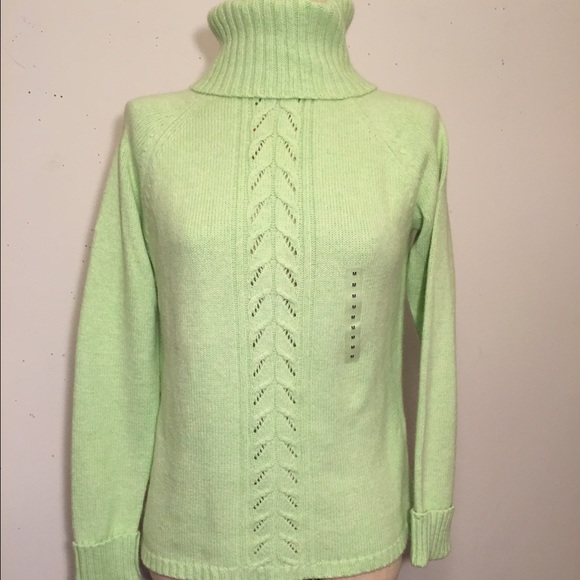 NWT Green Turtleneck Sweater - Picture 1 of 4